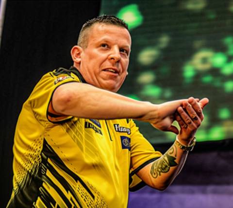 DAVE CHISNALL EMBRACES AFTERNOON START AT POLAND DARTS OPEN, CRITICIZES LATE-NIGHT SCHEDULES