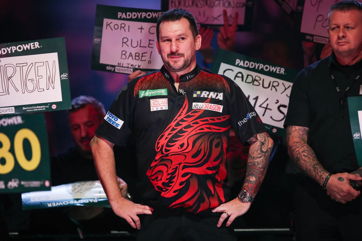 CLAYTON ENDS HUYBRECHTS' RUN AT GERMAN DARTS GRAND PRIX AS TOP NAMES TARGET FINAL SESSION
