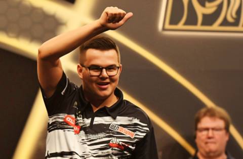 GIAN VAN VEEN SELF-CRITICAL DESPITE STRONG PREMIER LEAGUE START: "MY PERFORMANCES HAVEN'T BEEN UP TO STANDARD"